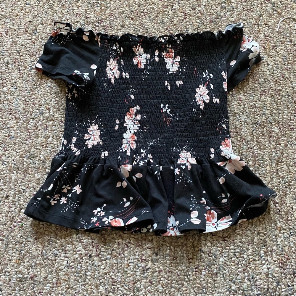 Black floral crop top